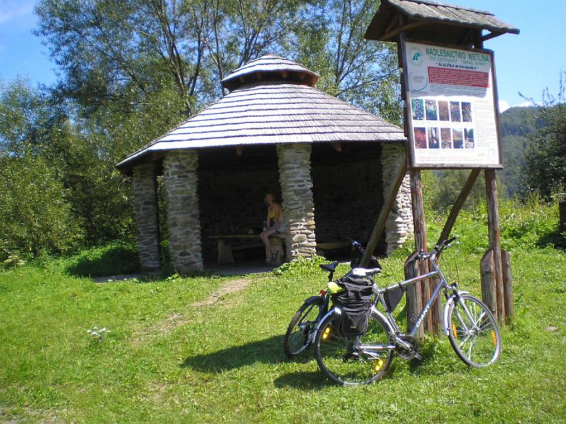 wakacje2008 067.jpg - Krótki postój w cieniu.